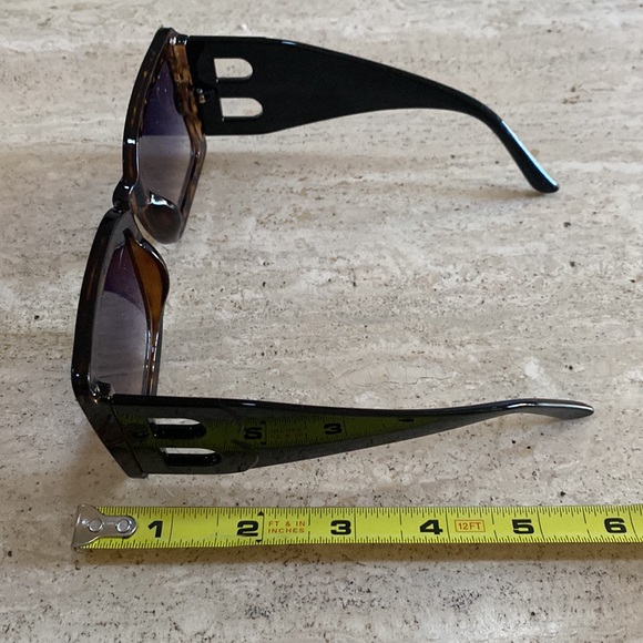 Burberry B Motif Square Sunglasses 😎 Tortoise plus case paper & wipe - Picture 13 of 16